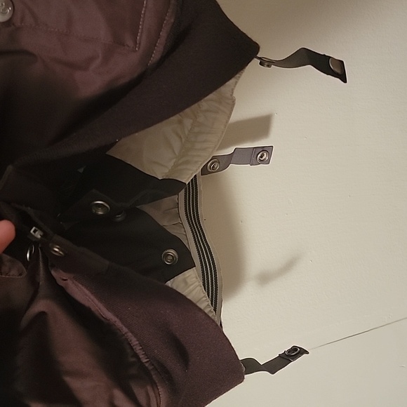 Betty Rides Sample Snowboarding Jacket - Picture 2 of 12